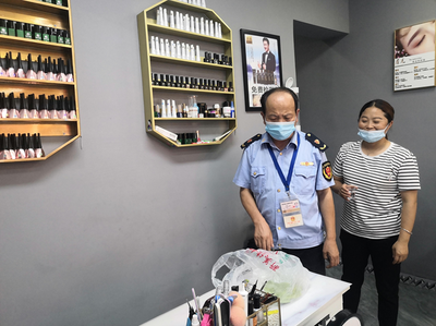 播州區(qū)市場監(jiān)管局強(qiáng)化監(jiān)管，專項(xiàng)檢查覆蓋不合格化妝品與服裝銷售